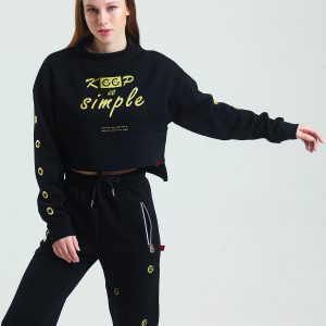 Oversize Crop Sweatshirt Balıkçı Yaka Kuşgözü ve Baskı Detaylı Kadın